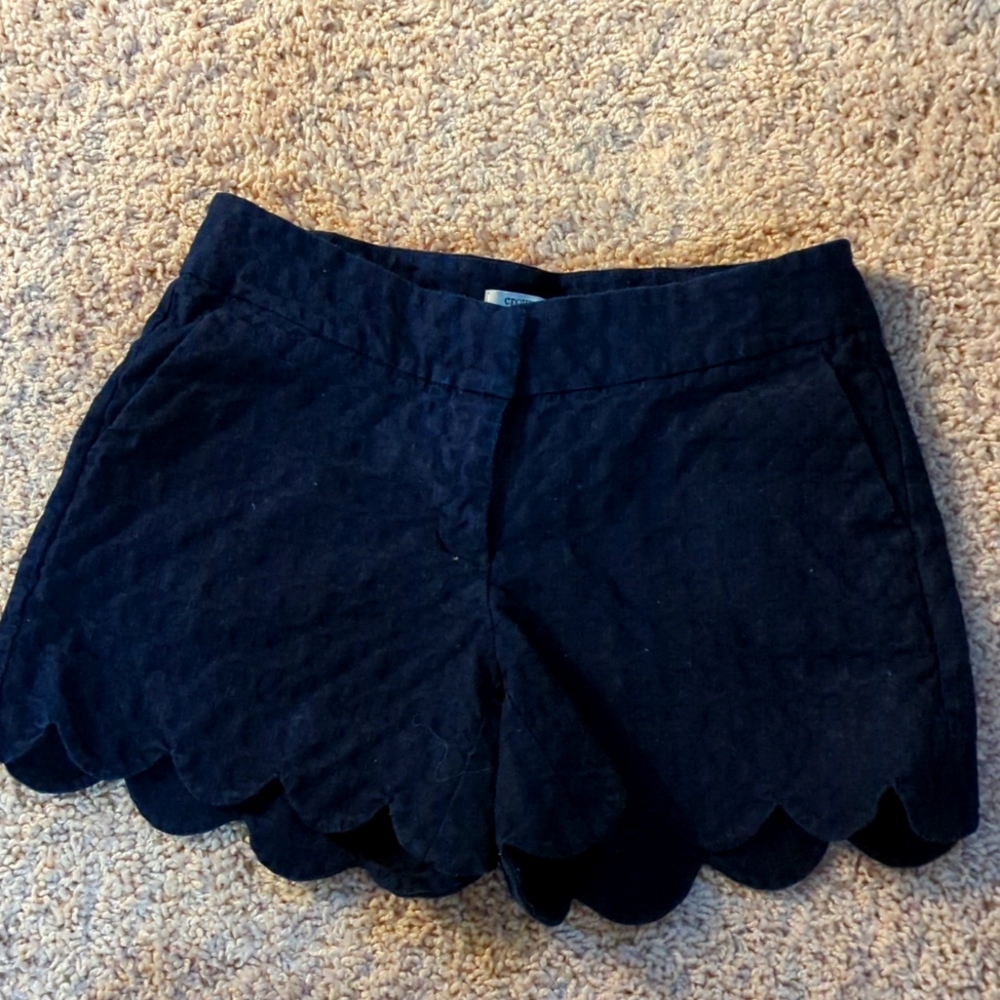 Women's Size 2 Crown & Ivy Scalloped Shorts